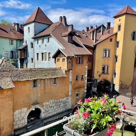 Le Canal - On The Venice Of The Alps Annecy